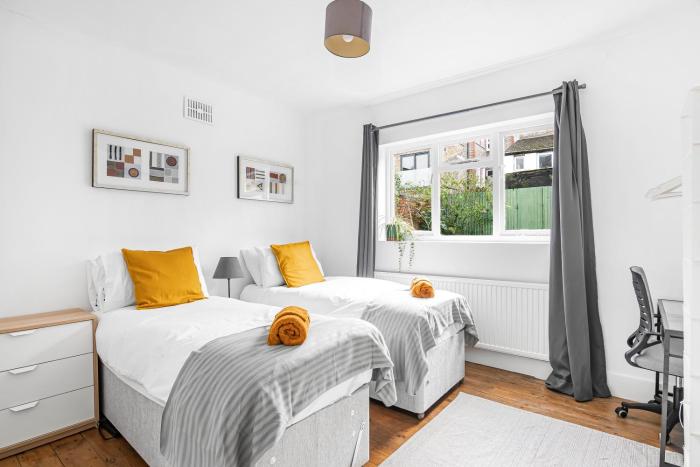 Urban Haven 2-Bedroom Apt, SW17 London - Sleep 5 -