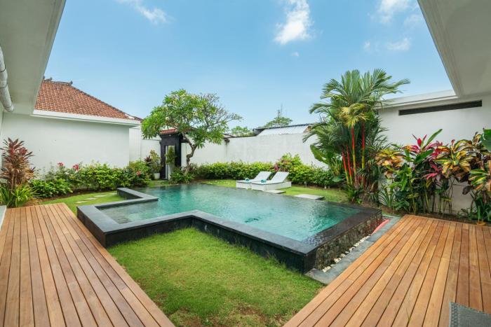 Modern 3 Bedrooms Villa Beach Walking Distance