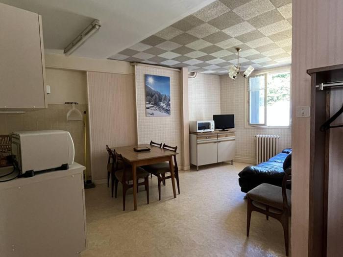 Appartement T3 à Cauterets, proche thermes, télécabine, WiFi et parking - FR-1-234-138