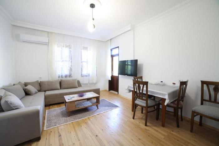 Antalya Konyaaltında tatil evimiz