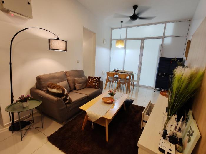 93A Robertson KLCC Alor Street Bukit Bintang Pavilion 7 pax 2R1B