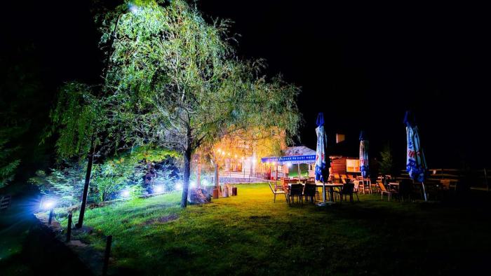 Pensiunea La Taverna