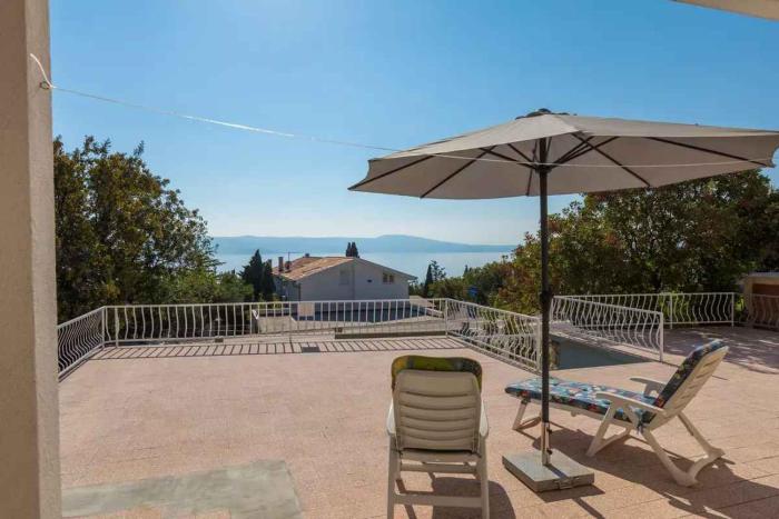 Apartments in Novi Vinodolski 39117