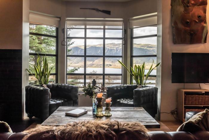 Aslundur Lakefront Villa