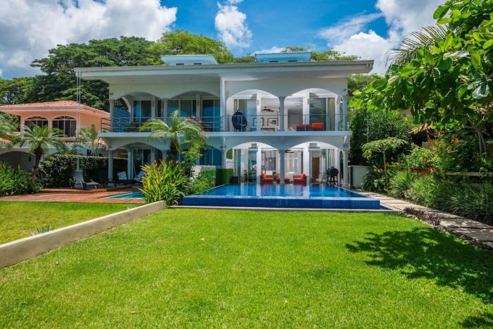 Oceanfront Villa, Private Pool & Concierge