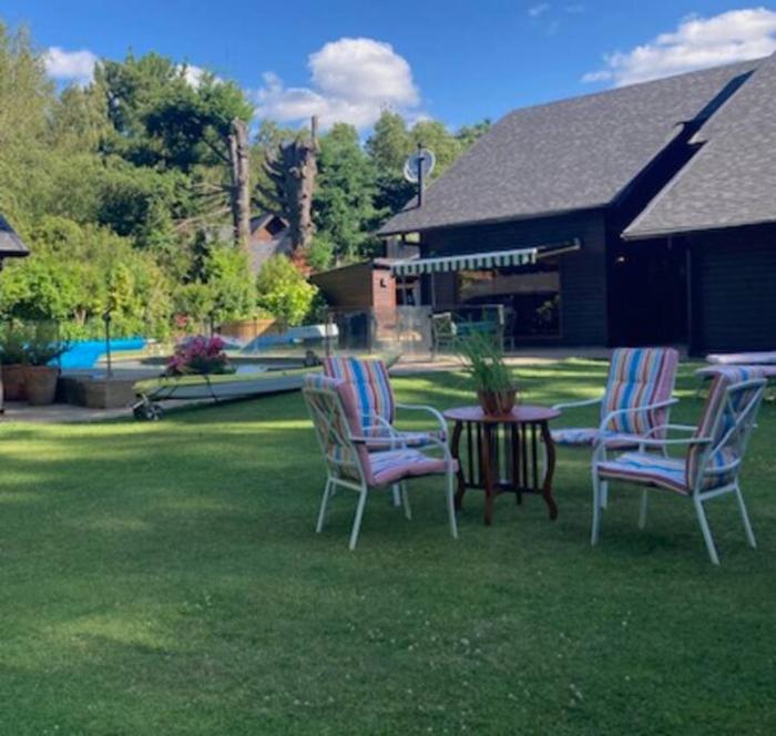 Molco, con piscina y acceso lago