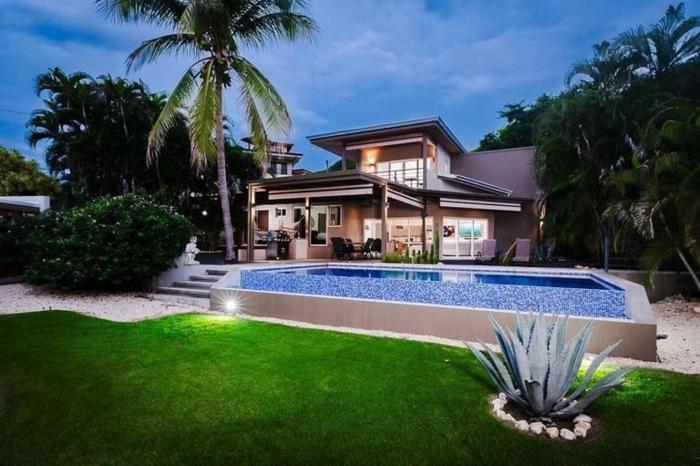 8min Walk to Beach, Pool Villa, 24-7 Concierge