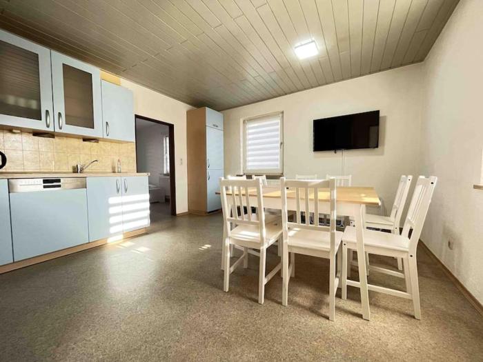 SAD211- Große Monteurwohnung Übergangswohnung