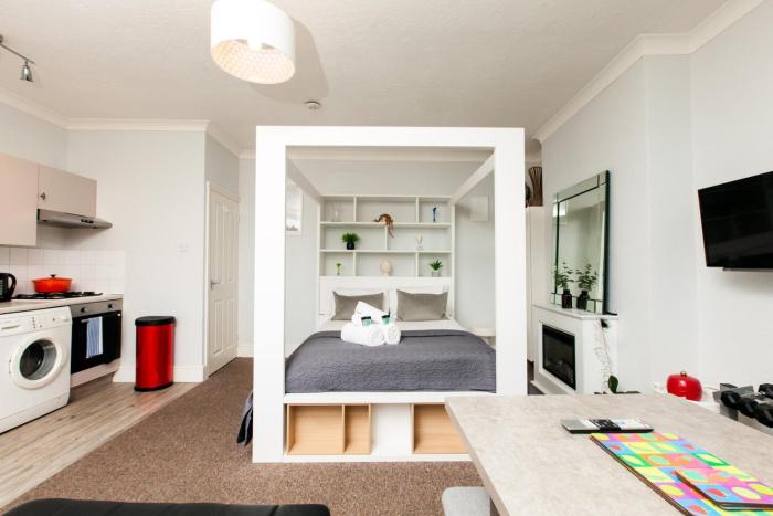Classy Studio Apartment In Brighton