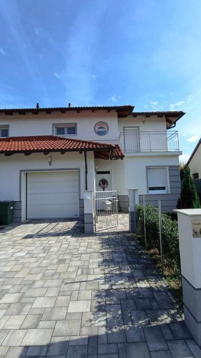 Klau & Bali Apartmanház Sopron