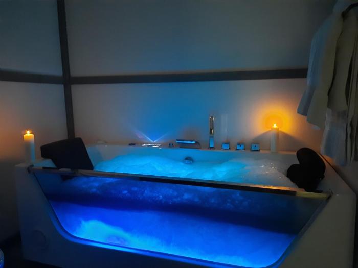 Hampton Haven & Jacuzzi