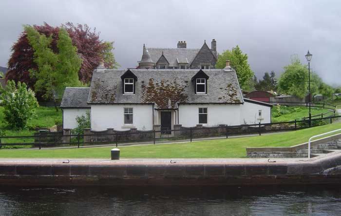 Old Lock-keepers Cottage