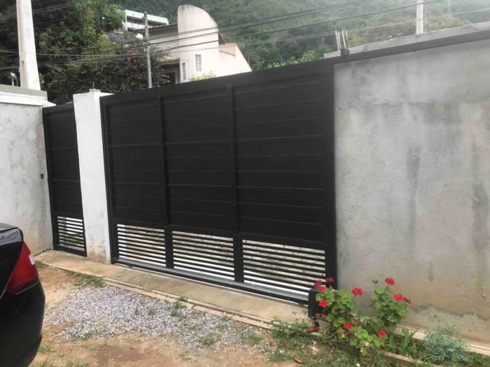 Casa ampla com vista para o mar