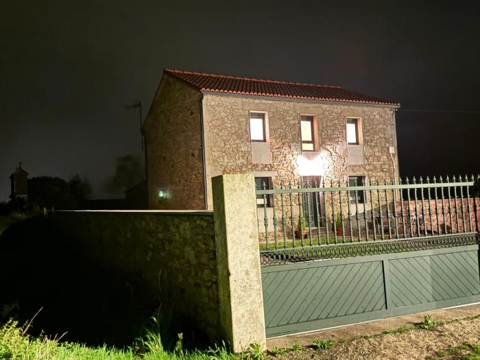 Casa Rural con barbacoa y juegos