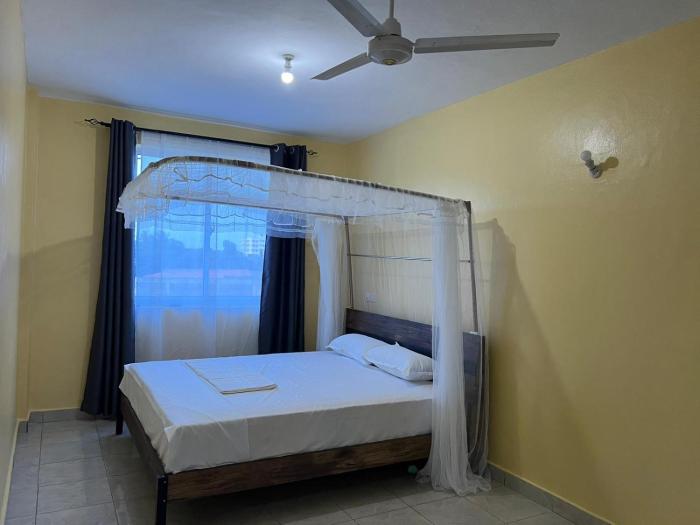 Apartment Sleeps 6 with Free Parking