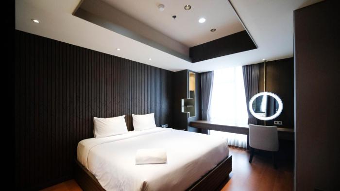 Modern and Cozy 2BR at Grand Sungkono Lagoon Apartment By Travelio