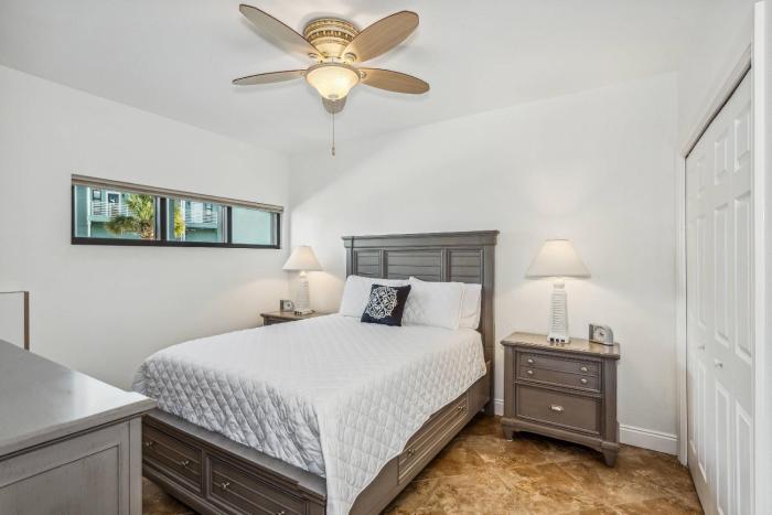 Palm Beach Club #111