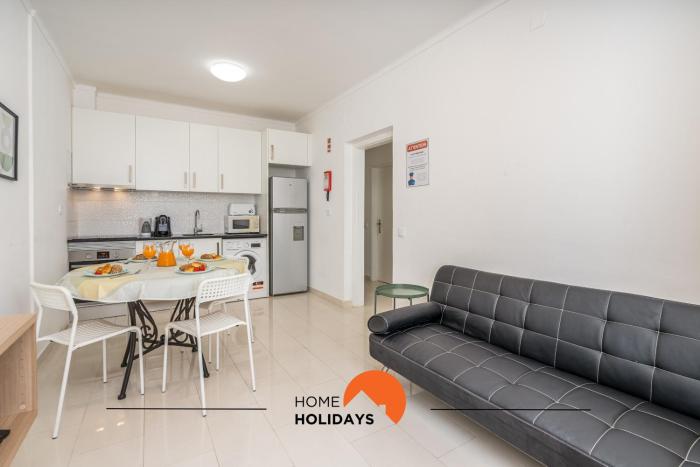 #162 Sumertime Flat by Home Holidays