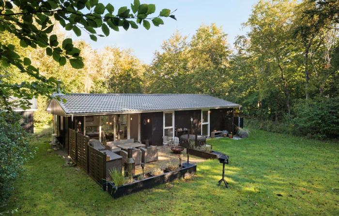 2 Bedroom Lovely Home In Hadsund