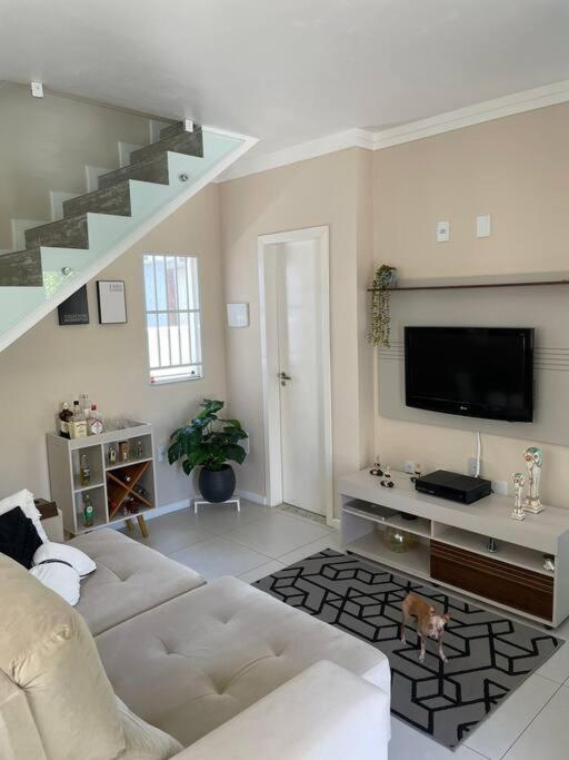 Casa com ótima localização na praia dos Ingleses