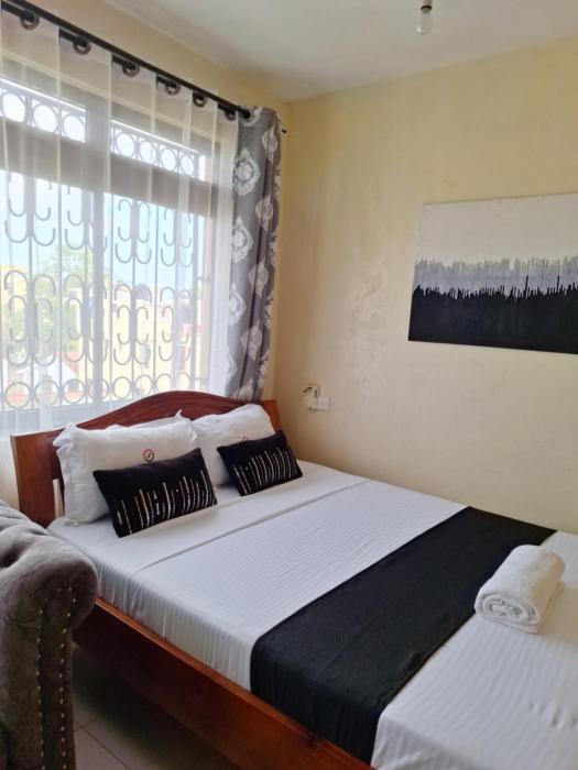 studio with a working desk in Nyali