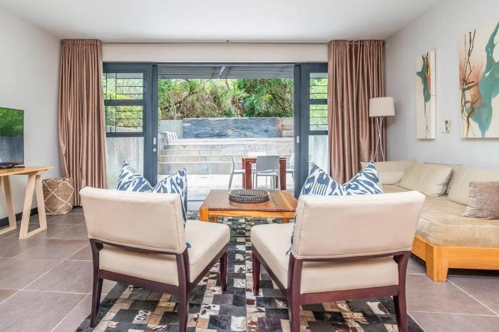 Relaxing Apartment, The Glen, Camps Bay with Plunge Pool