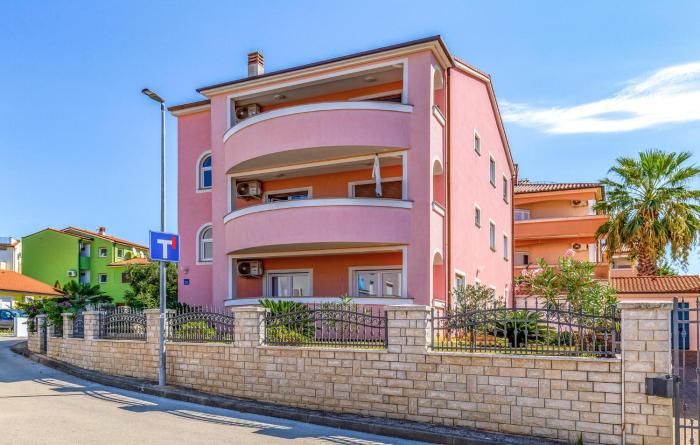 2 Bedroom Awesome Apartment In Medulin