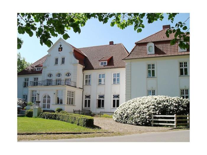 Schloss Badow Comfortable holiday residence