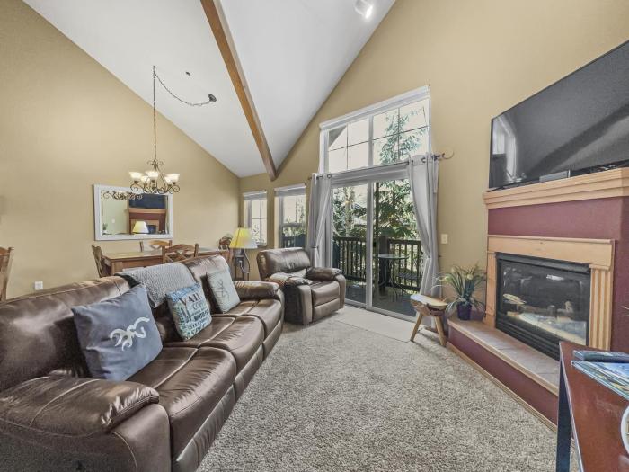 B6 Tarn Landing 1Br Loft, 3Ba condo
