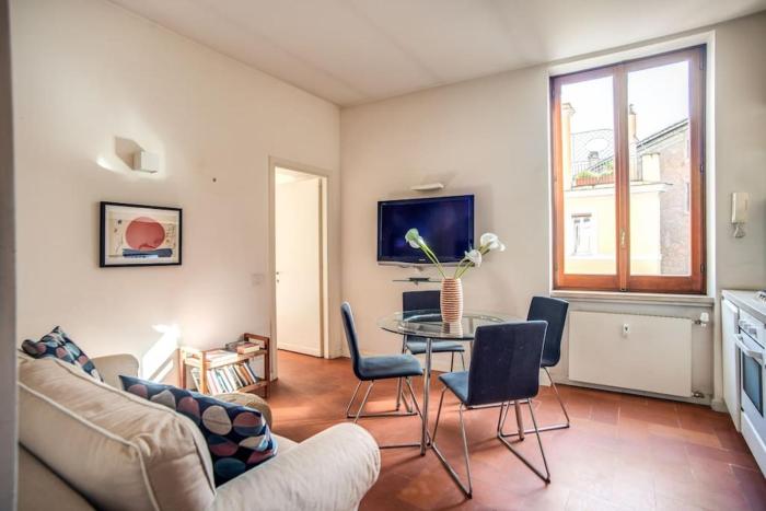 Coliseum charming house