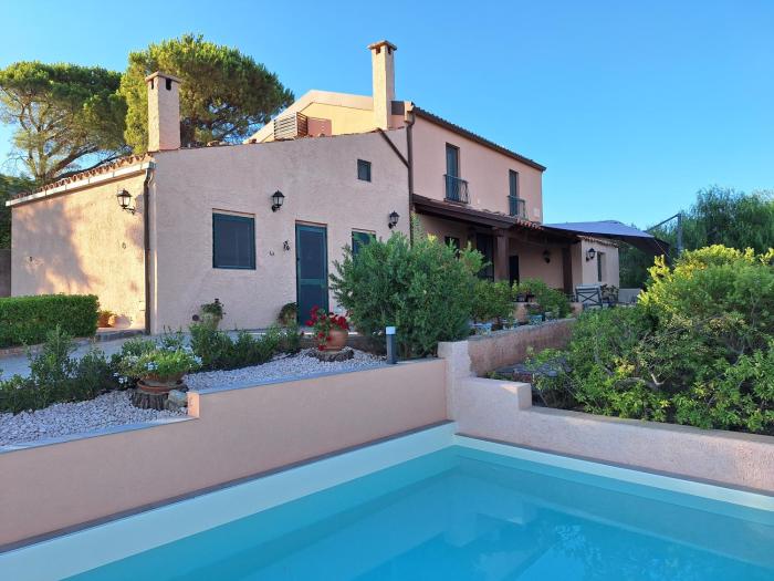 Ai Demani, Pollina Villa con piscina