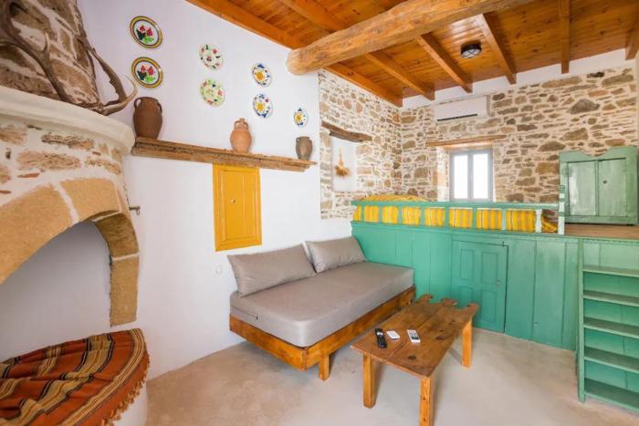Amarantos-Traditional Village House-Apollona