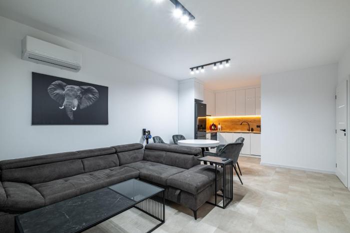 Briz Sea View Apartment with Free Parking