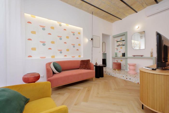 YCH-Colorful and classy apartment near Fori Imperiali