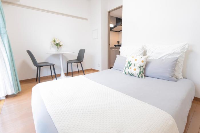 Modern 2 Person Retreat in Nihonbashi - Steps from Kayabachō Subway & Tsukiji