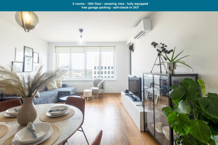 Downtown 2 rooms apartment 18th floor with free parking