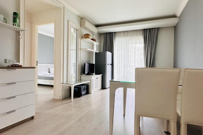 Welcome the spring condo swimming gym kitchen Wi-Fi