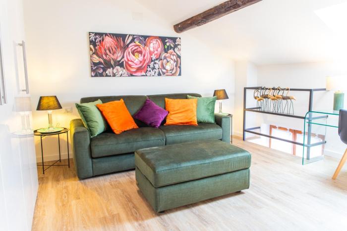 Fashionable Private Flat 15 min Walk to the Olympic Village