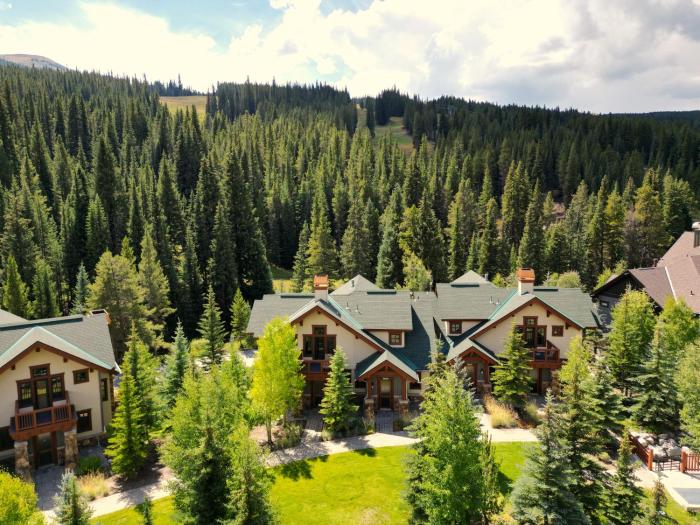 Spacious Town Home, Short Walk to Lifts, Private Hot Tub - 144C
