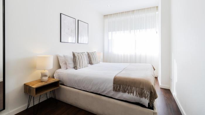 2BR Wonder in the City Center by LovelyStay