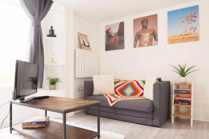 Chic Bayswater Luxury Retreat