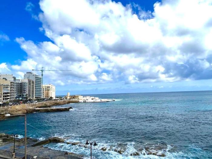 Spectacular 3BR Apt in Sliema