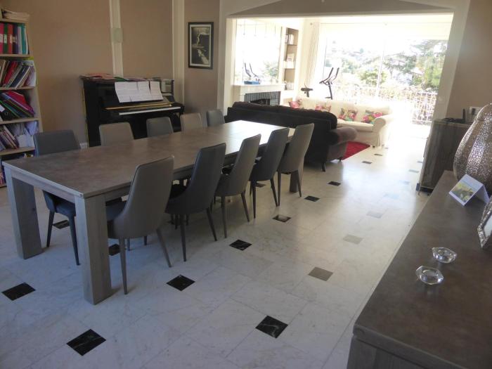 Très grande maison lumineuse