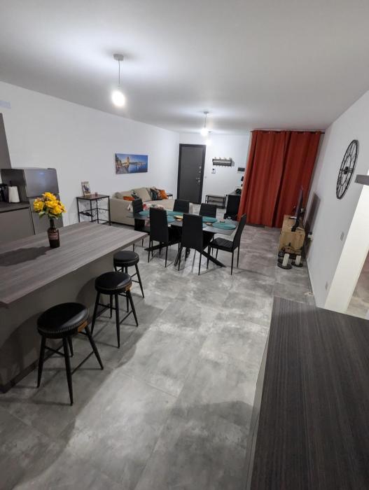 New central apartment close to promenade