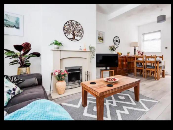 Simons Cosy 2 bedroom home sleeps 5, contractors Welcome