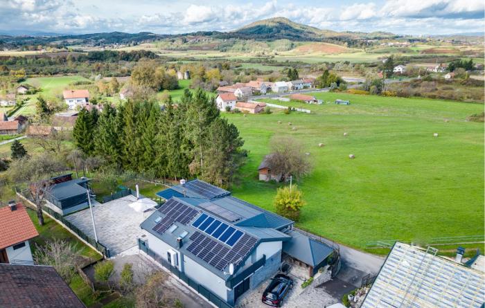 Cozy Home In Tusilovic With Sauna