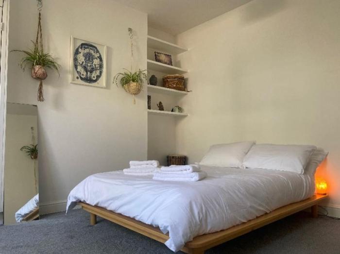 Lovely one bed apartment with garden