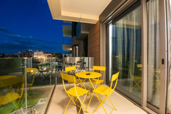 City Center Apartment - Garage - Terrace - Port