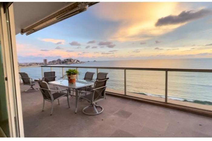 Ultimate Luxury - Ocean Front Penthouse