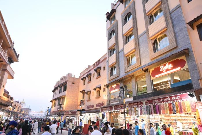 Abode By Aliste Hotels- 2 minutes walking to Golden Temple, Amritsar